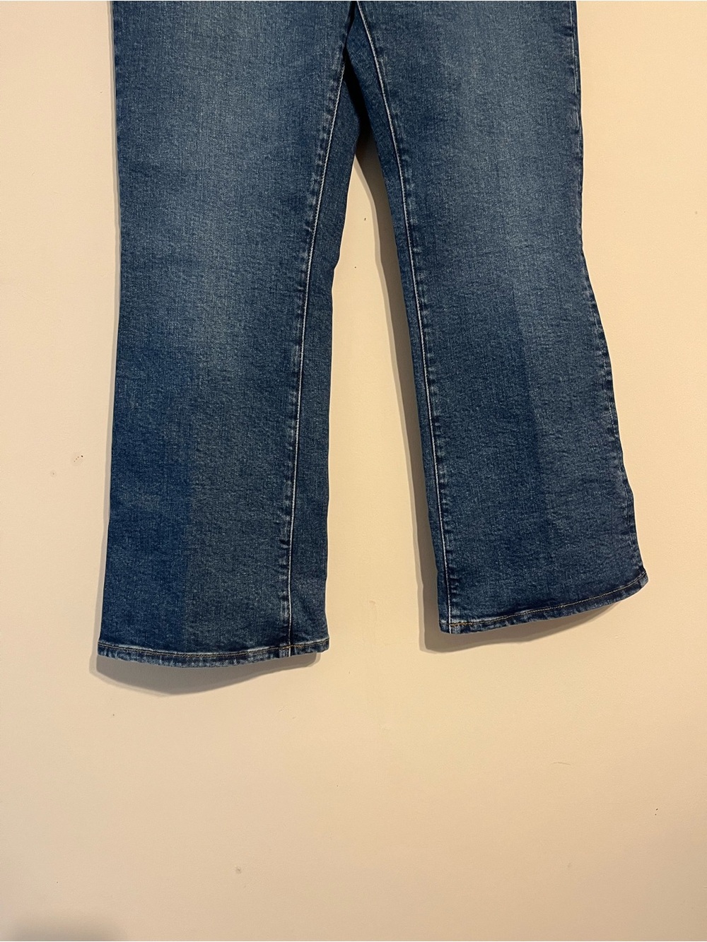 Madewell The Vintage Flare Crop Jean in
Larkwood Wash Size 29 - Picture 8 of 13